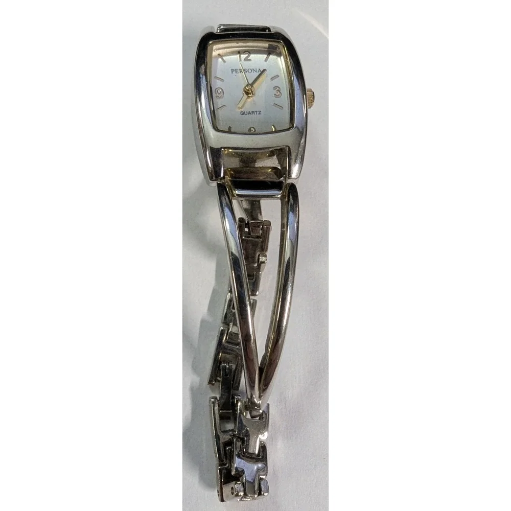 Persona quartz wristwatch